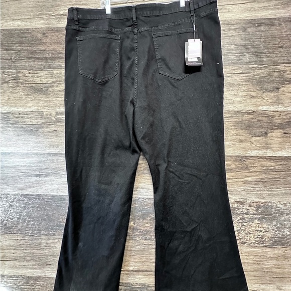 PrettyLittleThing Black Flared Jeans Pants - Picture 2 of 9